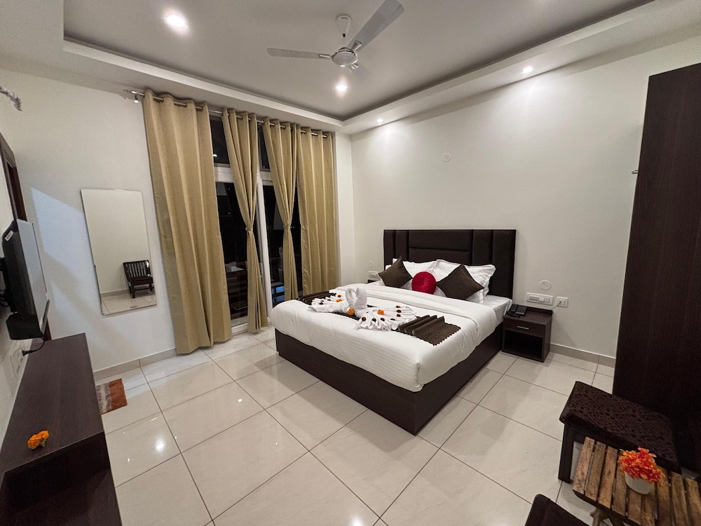 Luxury Room, Balcony, Lake View - Photo 4
