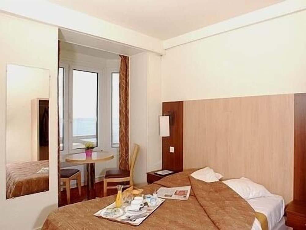 Standard Double Room photo 3