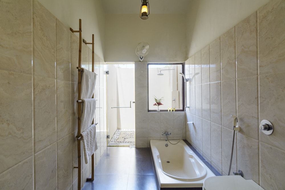 Suite, River View - Photo 2