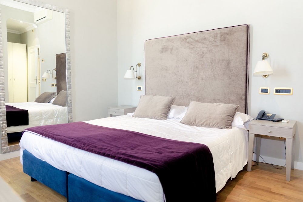 Classic Double Room - Photo 7