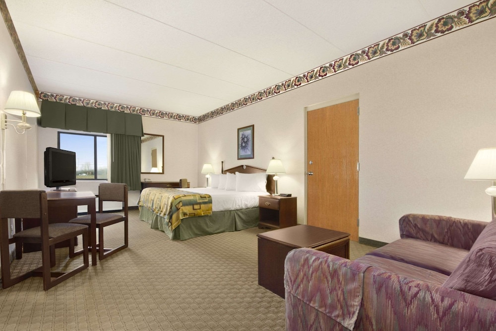 Suite - Photo 2