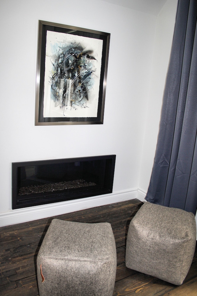 Luxury Suite, 1 King Bed with Sofa bed, Fireplace photo 2