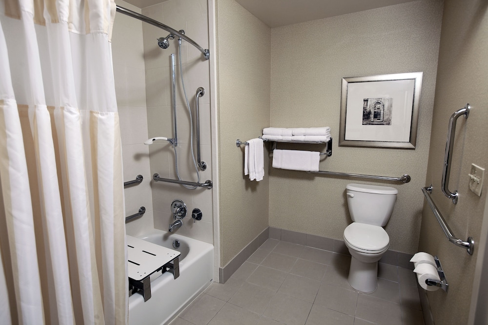 Suite, 1 King Bed, Accessible photo 2