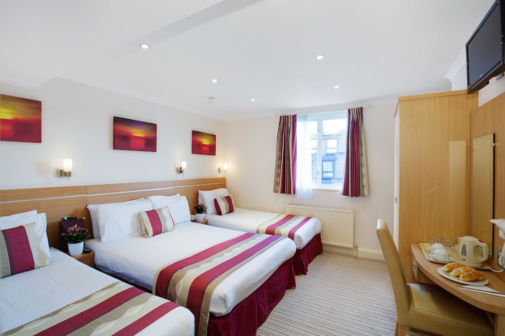 Family Room, Ensuite photo 1