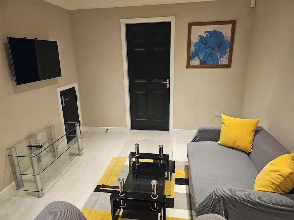 House, 3 Bedrooms, Smoking, Patio
