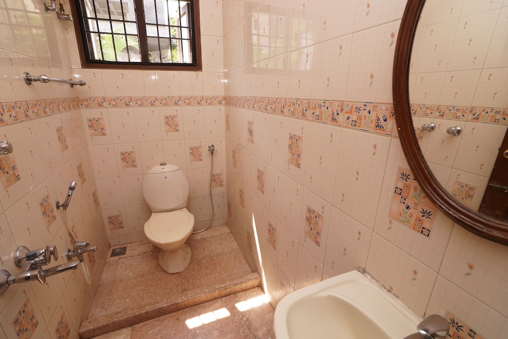 Deluxe Room - Photo 9