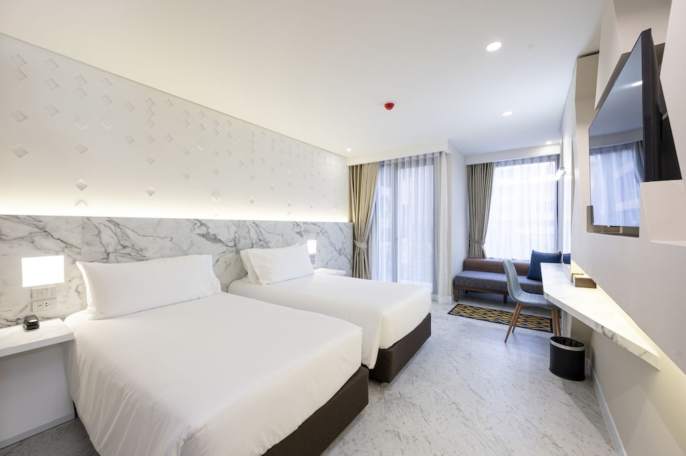 Superior Twin Room, River View - Photo 4
