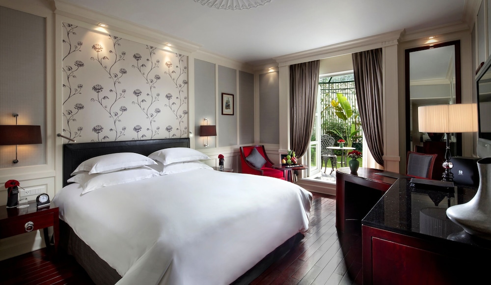 Opera wing, Premium room, Queen bed photo 3