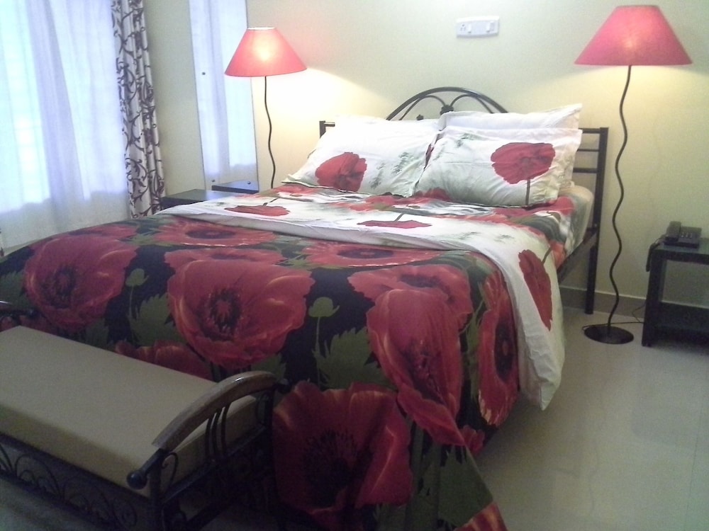 Premier Apartment, 1 Double Bed, Smoking, Garden View photo 3