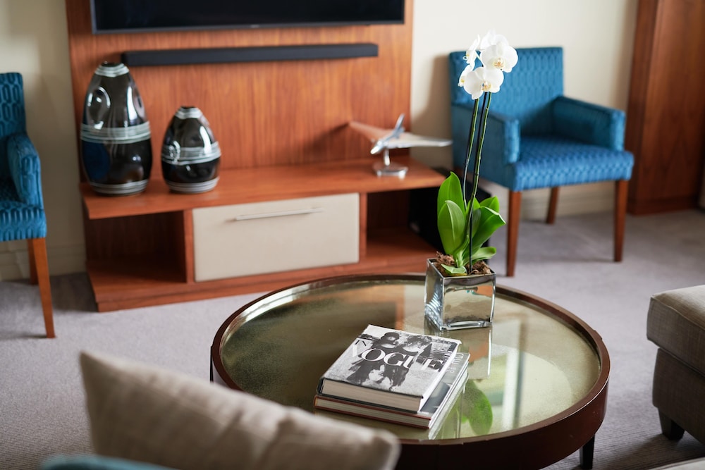 Airside Sky Suite photo 3