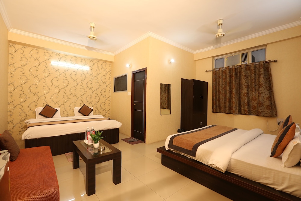 Family Quadruple Room, Multiple Beds, Private Bathroom, City View photo 1