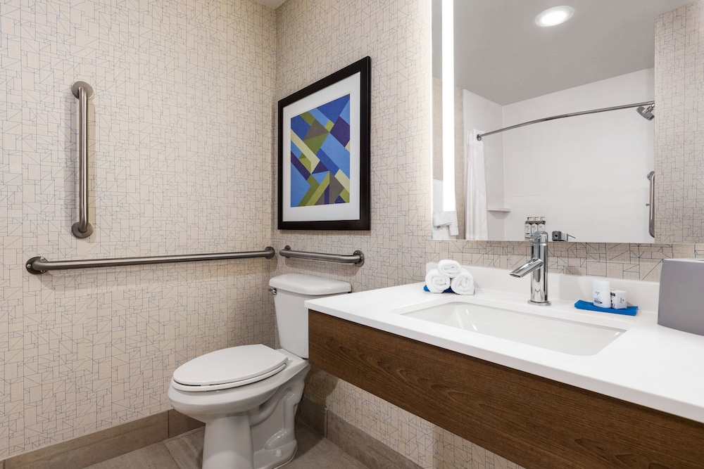 Standard Room, 1 Queen Bed, Accessible (Mobility, Accessible Tub) - Photo 4