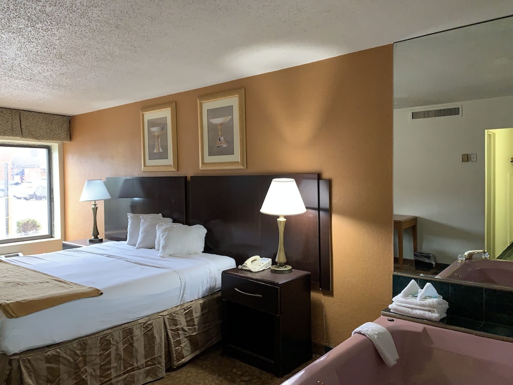 Standard Room, 1 King Bed, Jetted Tub - Photo 1