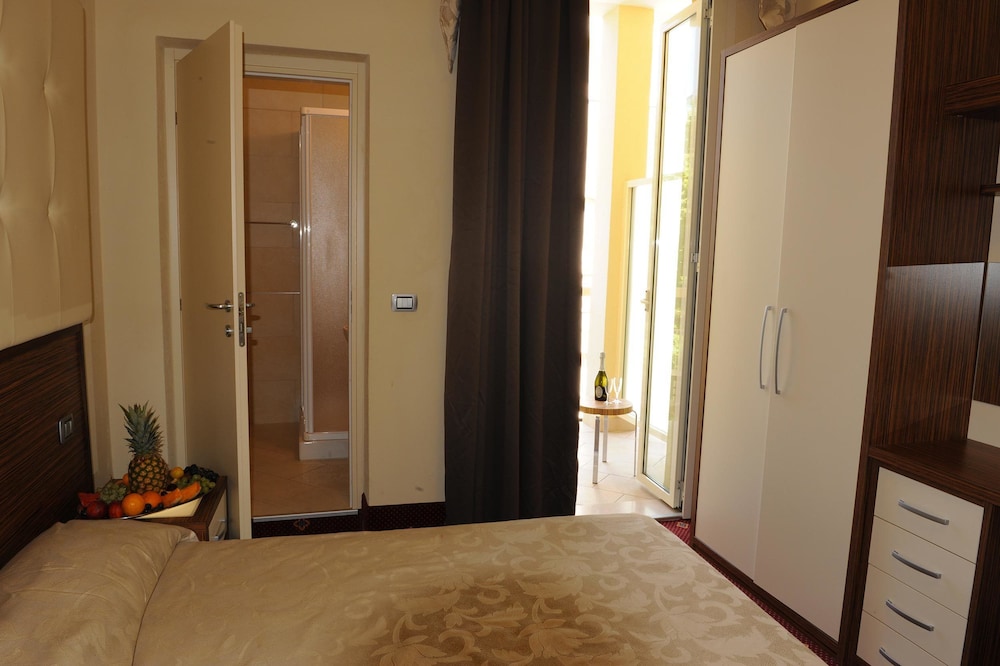 Single Room photo 3