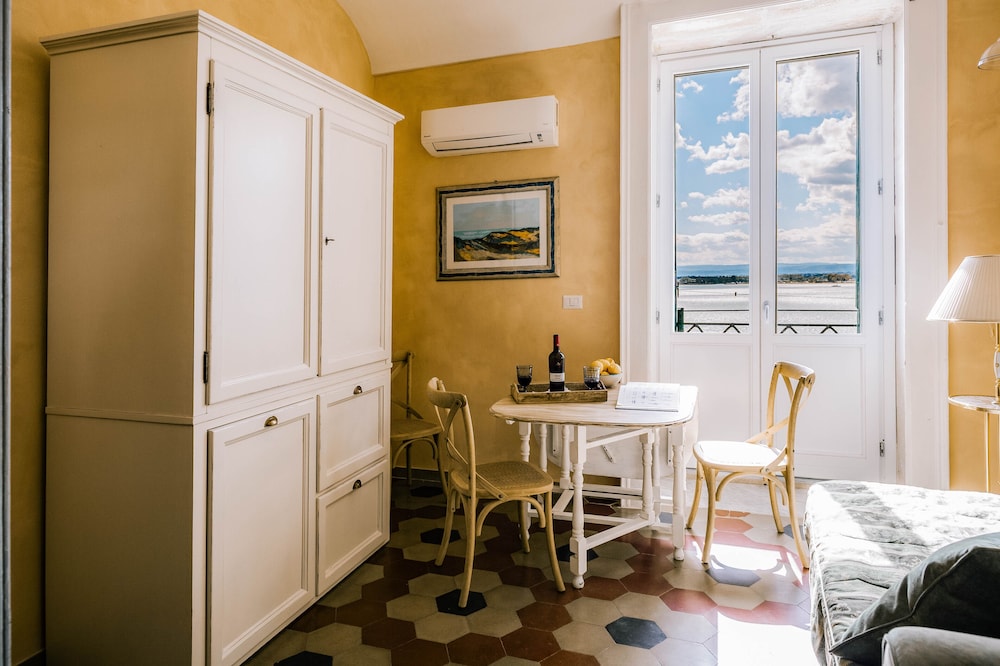 Comfort Apartment, Sea View, Oceanfront photo 3