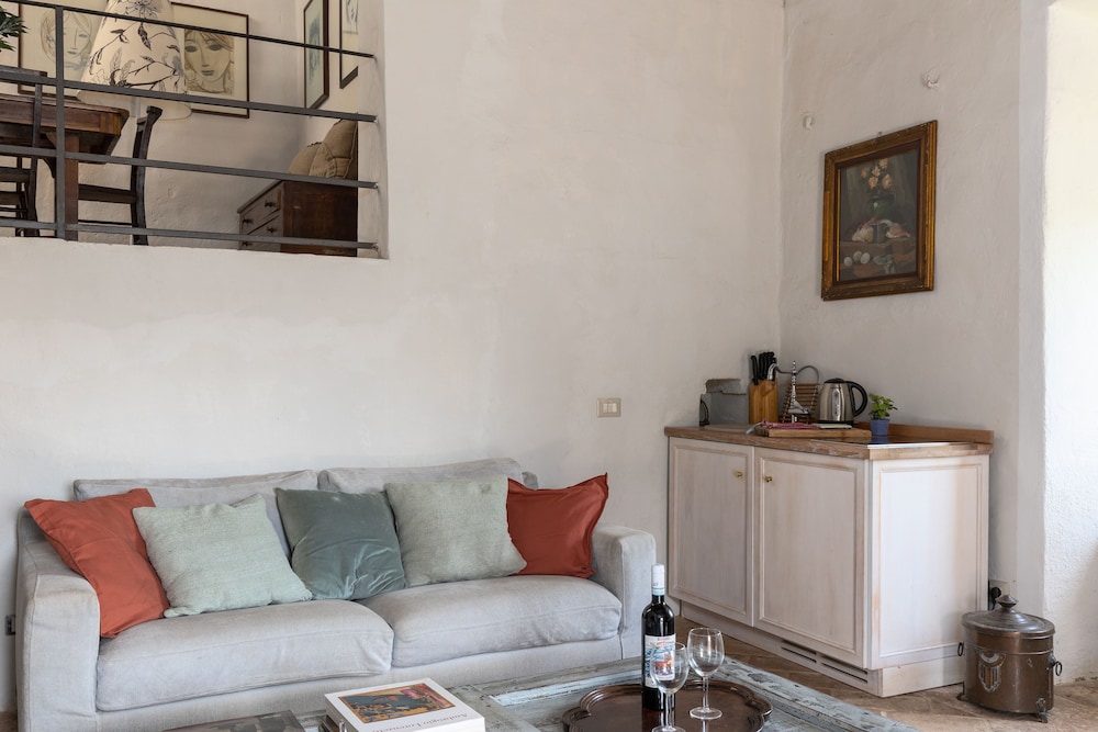 Traditional Chalet, Multiple Bedrooms, Vineyard View photo 3