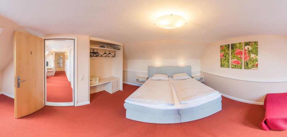 Basic Double Room photo 3