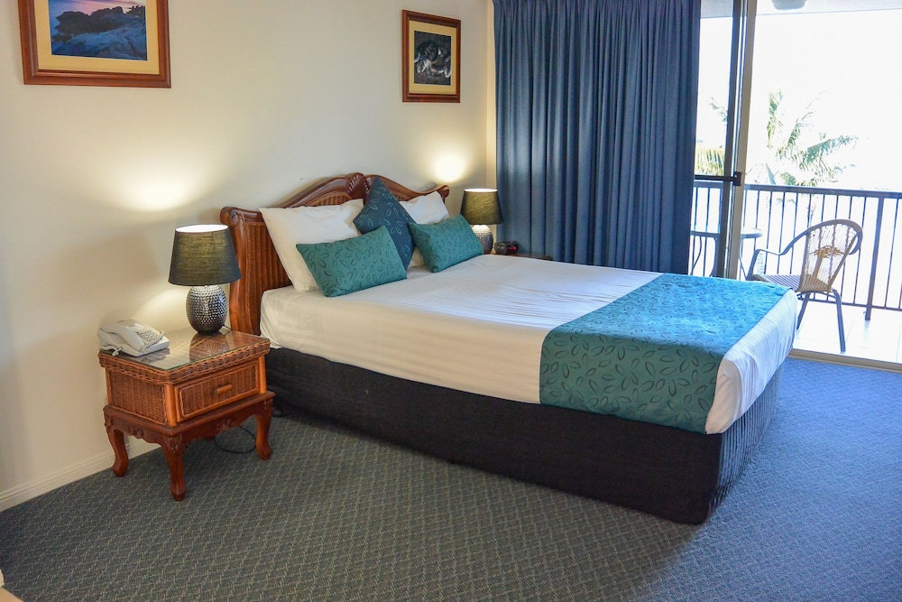 Premium Studio, 1 Queen Bed, Beach View photo 2