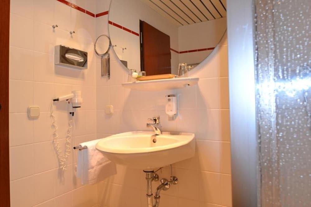 Comfort Room - Photo 10