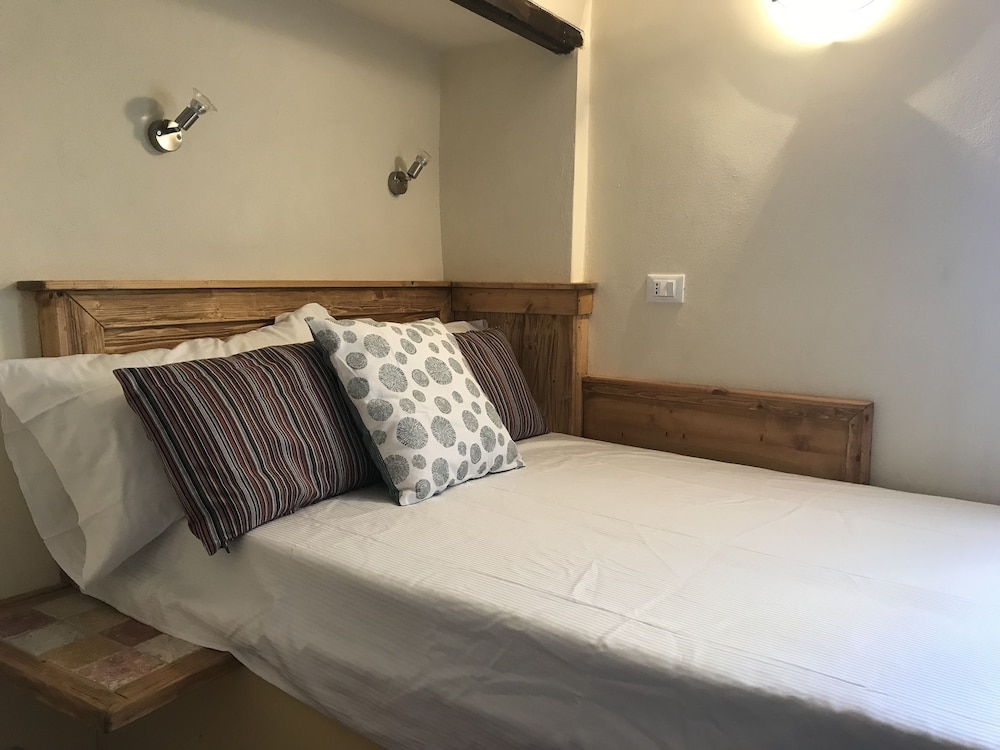 Studio, 1 Large Twin Bed, City View, Mezzanine