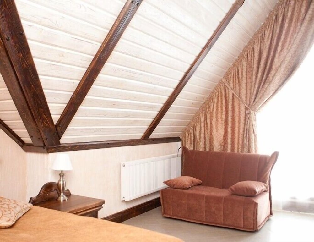Deluxe Triple Room, 1 King Bed with Sofa bed photo 3