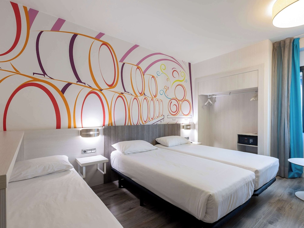 Standard Triple Room, 3 Twin Beds - Photo 1