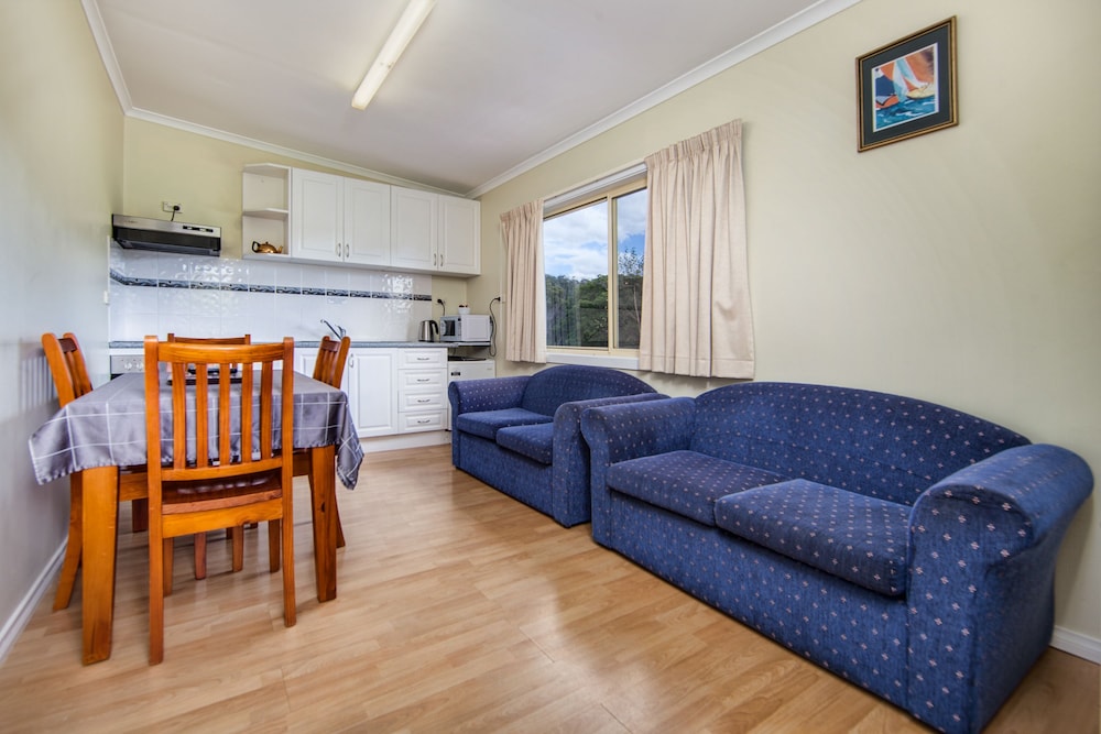 Apartment 10 photo 1