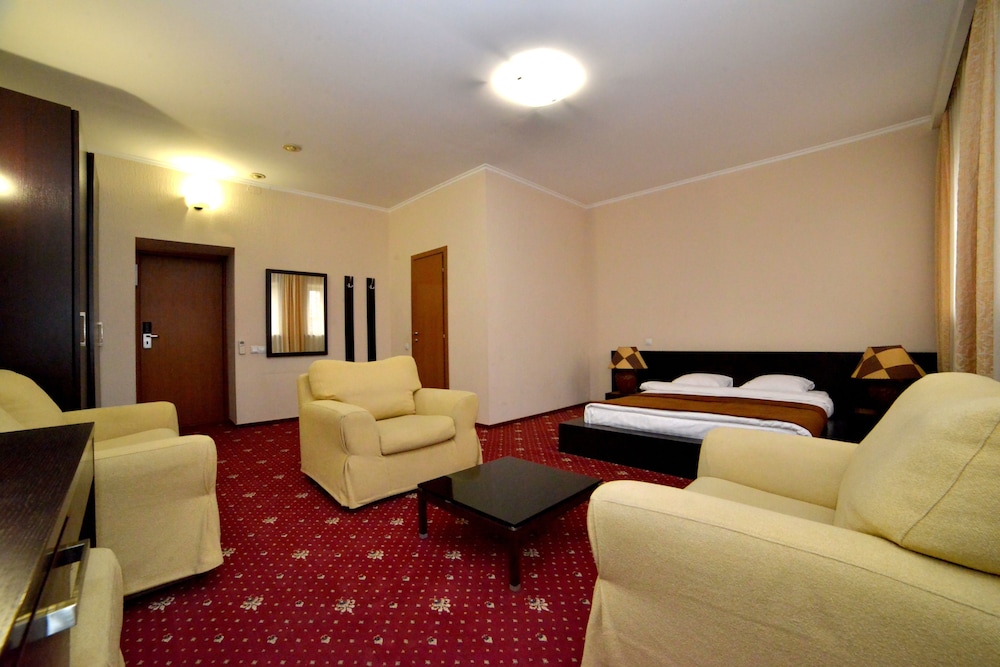 Junior Suite, 1 King Bed photo 2