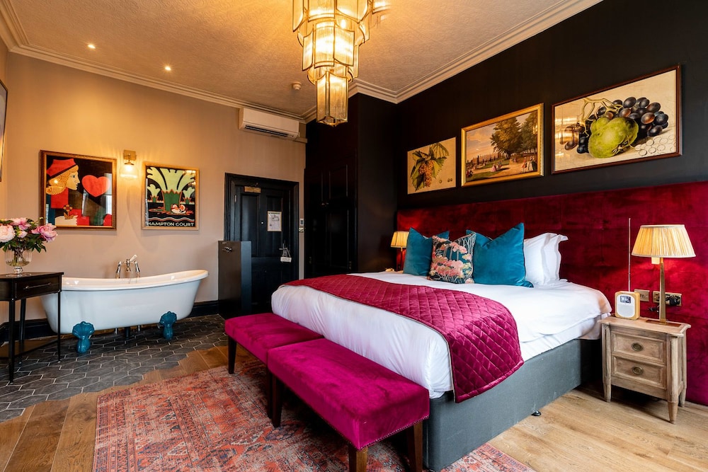 Suite, 1 Queen Bed