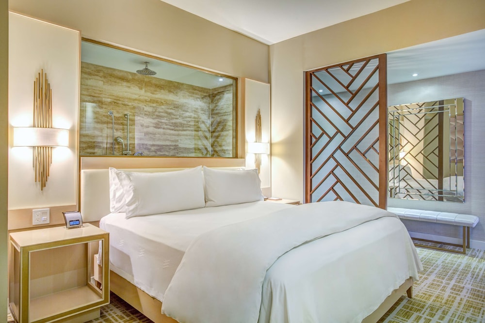 Studio Suite, 1 King Bed, Non Smoking, Ocean View - Photo 2