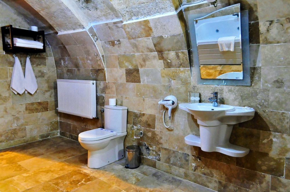 Suite, Jetted Tub (Stone) photo 3