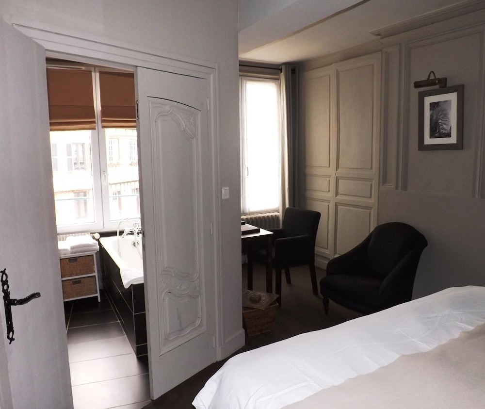 Double Room (Privilege) - Photo 3