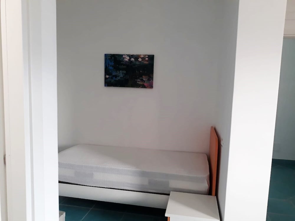 Basic Triple Room photo 2
