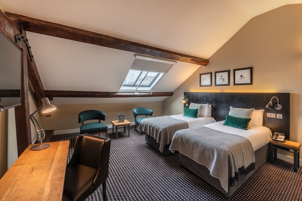 Deluxe Room, Multiple Beds photo 2