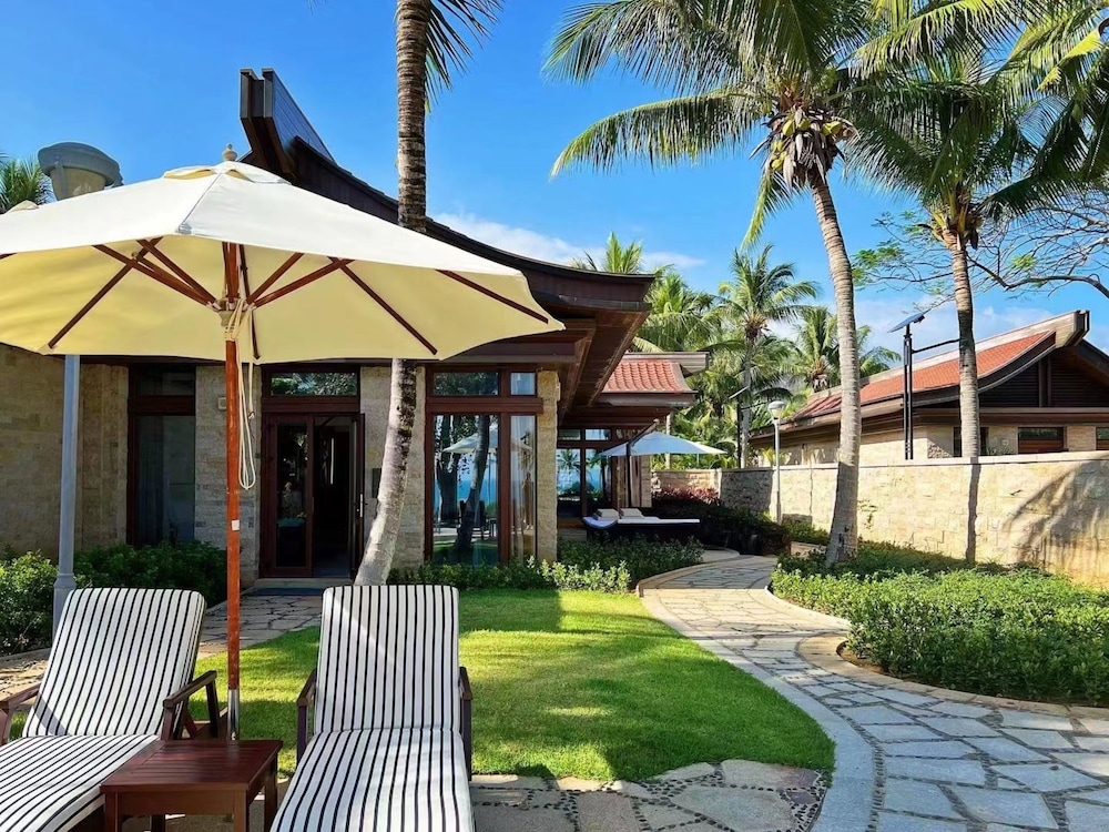 Villa, 1 Bedroom, Poolside - Photo 10