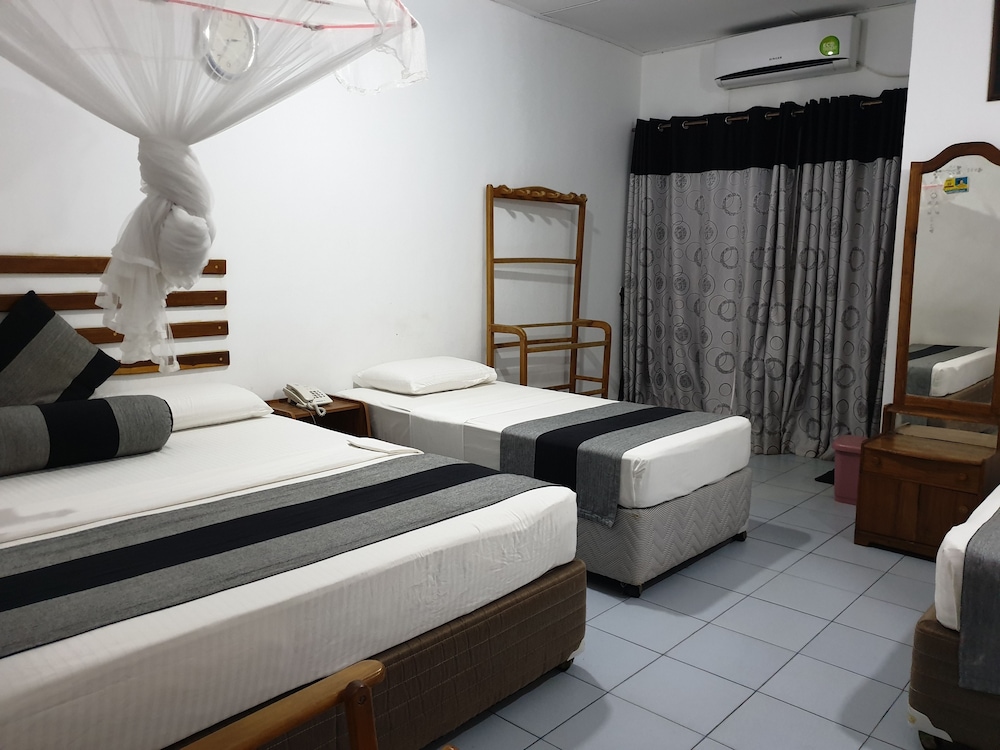 Standard Triple Room, Multiple Beds, Non Smoking photo 1