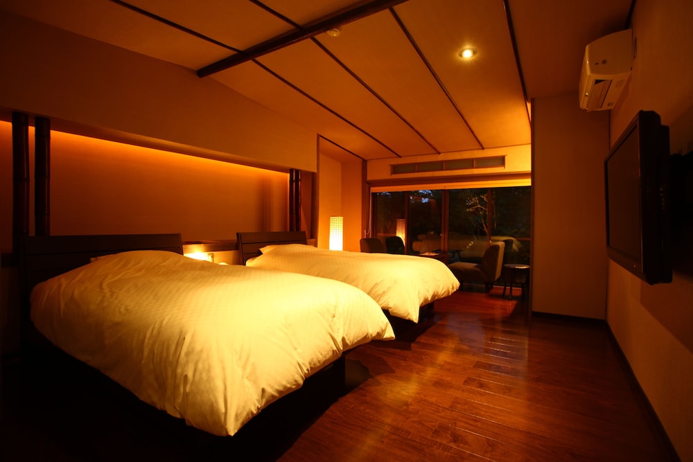 Semi-Double with Open Air Bath