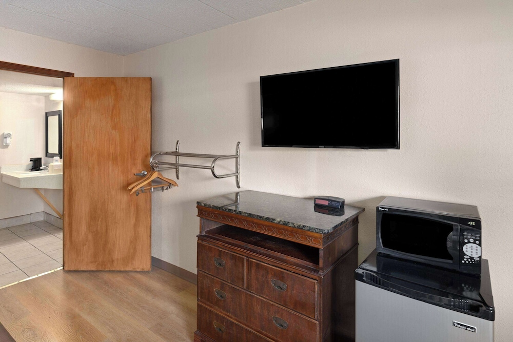 Room, Accessible - Photo 2