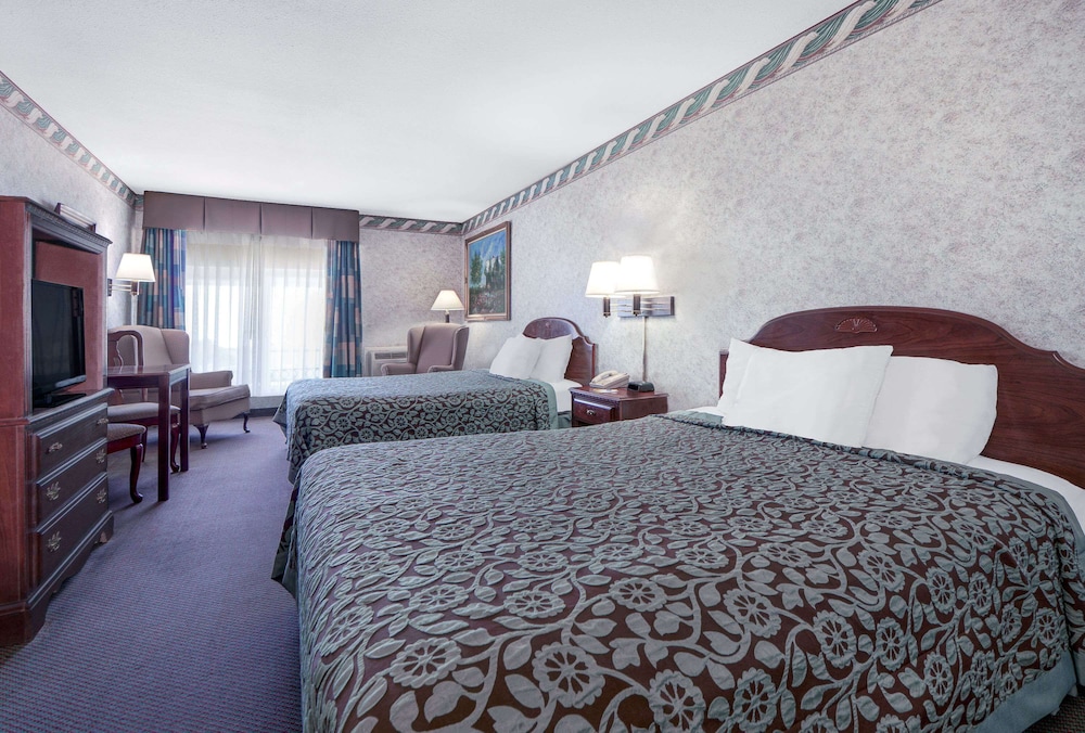 Standard Room, 2 Queen Beds, Accessible - Photo 1