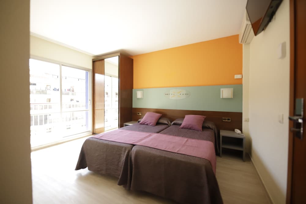 Standard Room (2 Adults) - Photo 1
