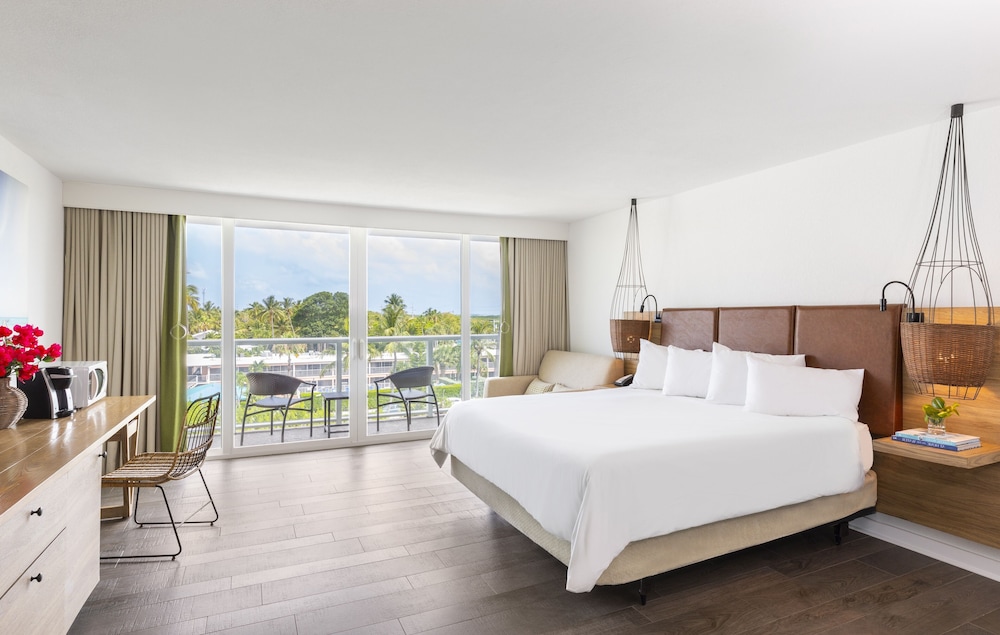 Standard Accessible King Room