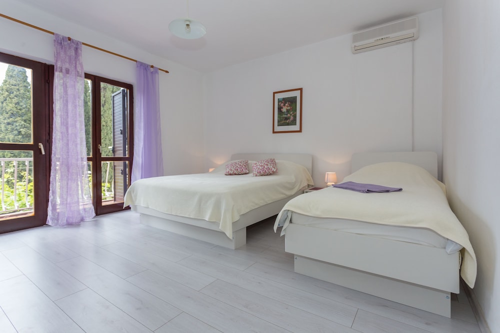 Superior Apartment, 1 Bedroom, Balcony, Garden View