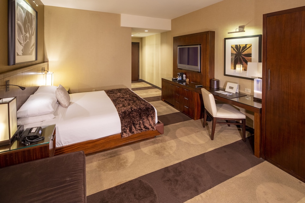 Deluxe Room, 1 King Bed - Photo 2