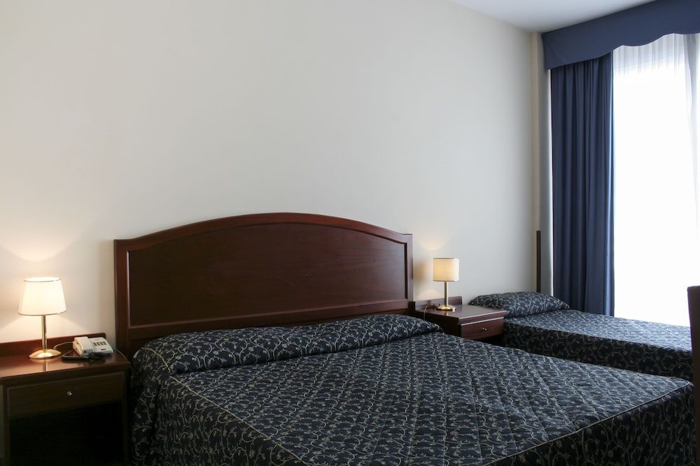 Economy Quadruple Room photo 2