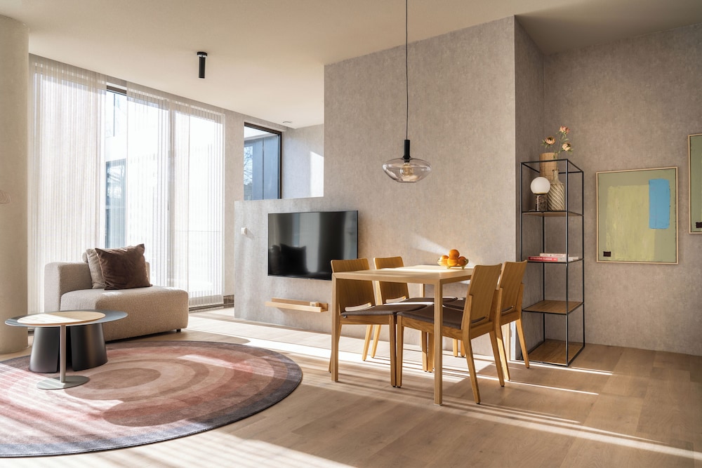 Luxury Apartment, 1 Queen Bed, Kitchen