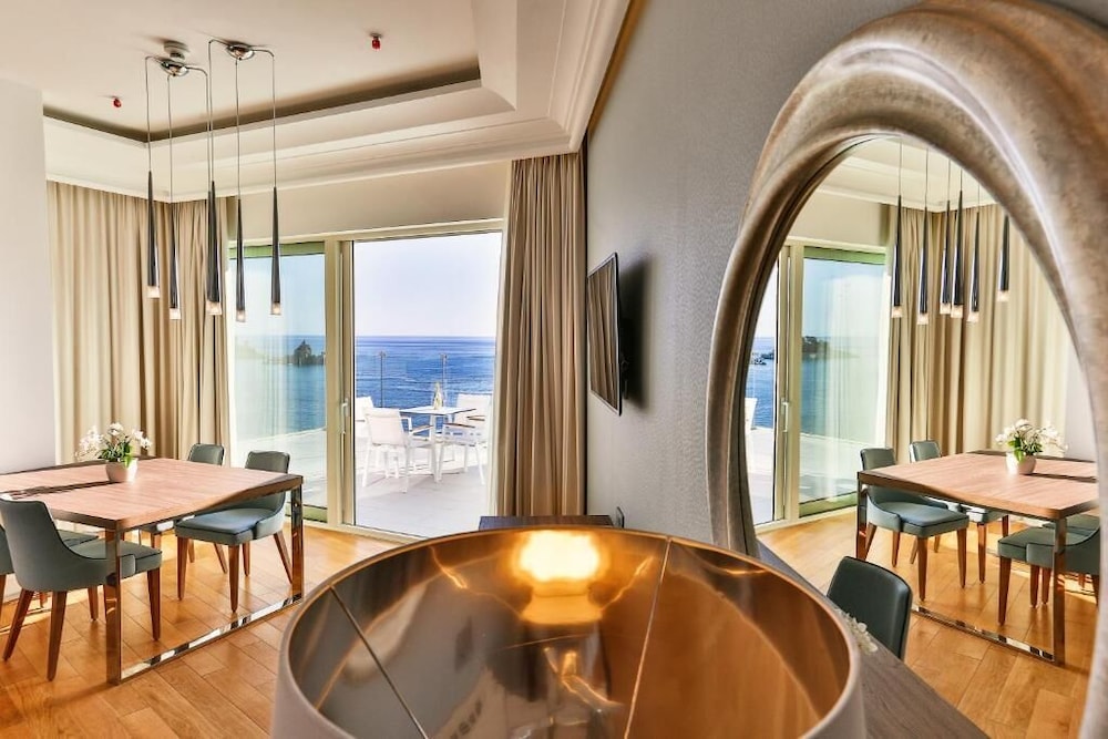Double Room, Balcony, Garden View photo 3