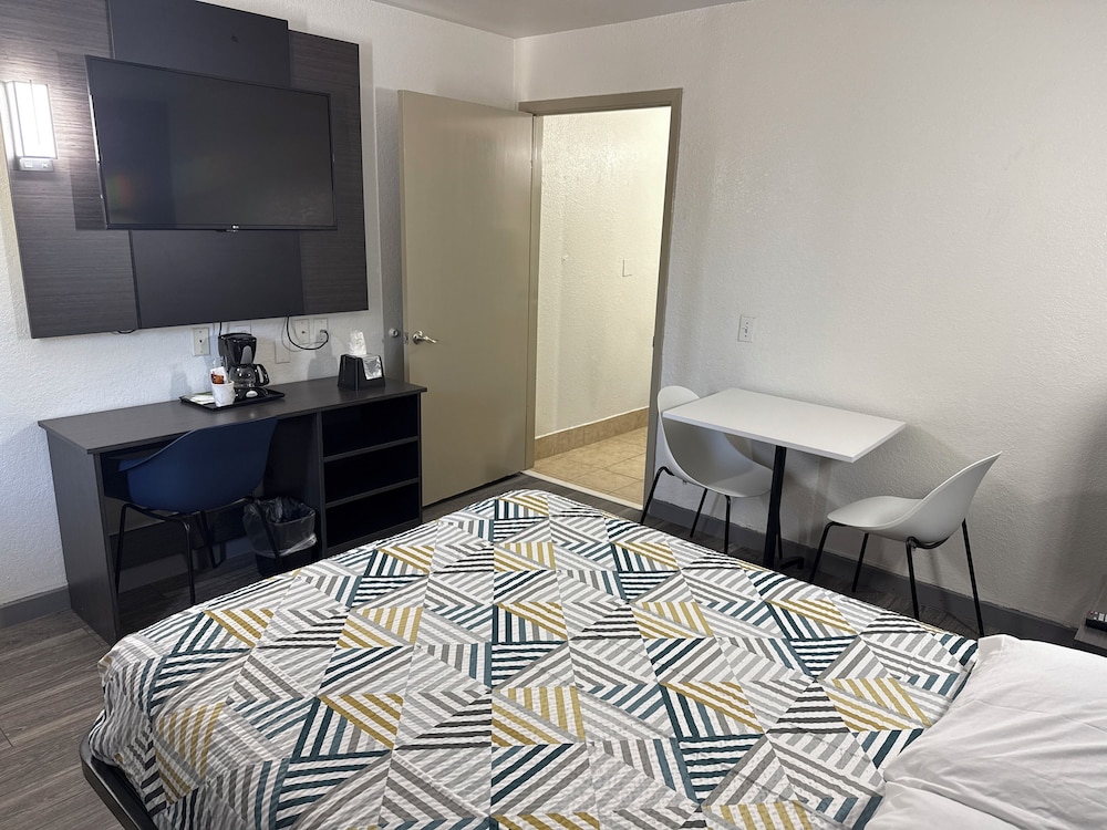 Deluxe Room, 1 Double Bed, Non Smoking, Kitchenette photo 3