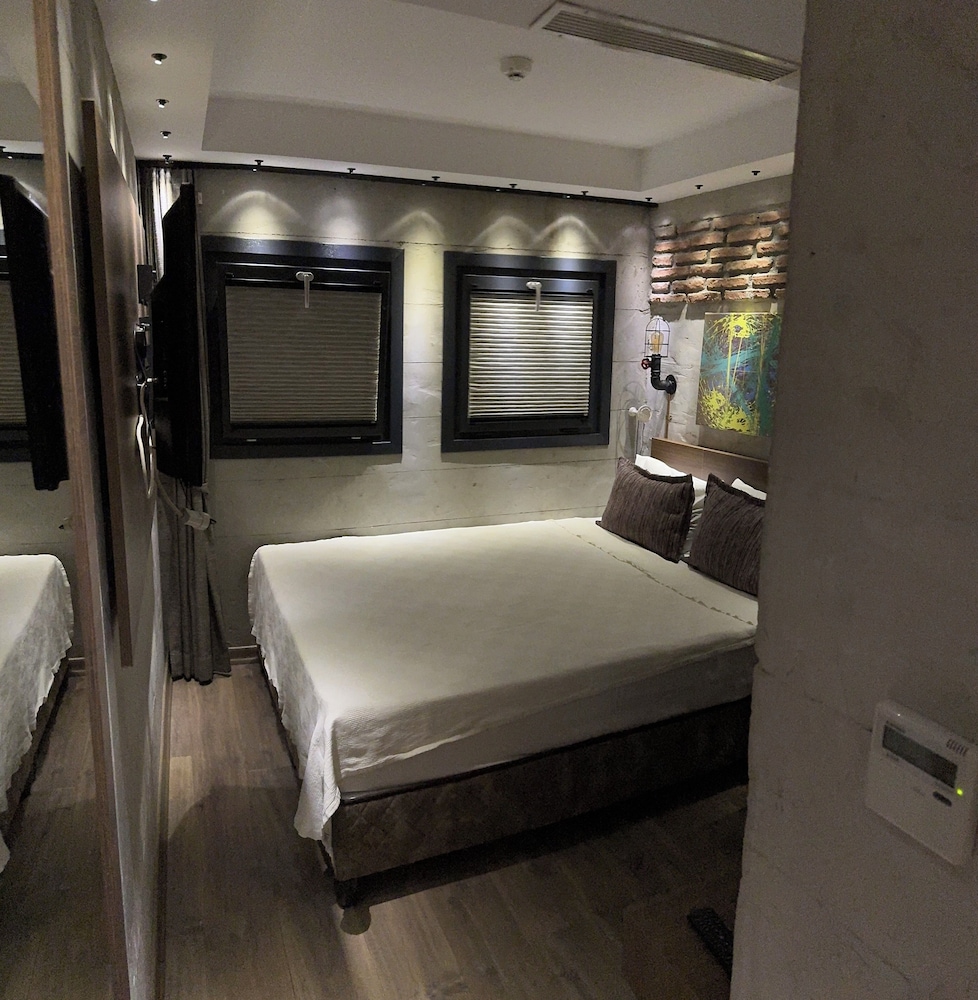 Single Room (Without Window) photo 1