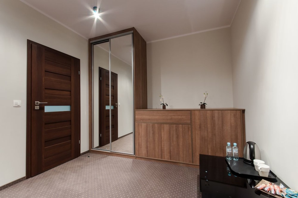 Apartment (23B) photo 2