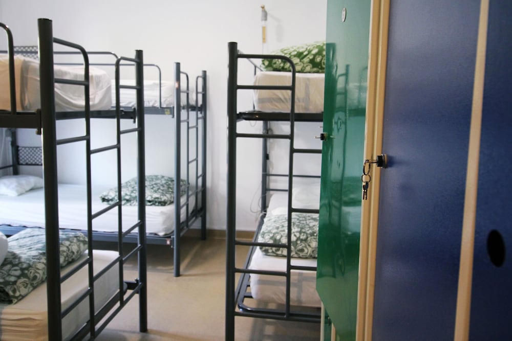 Bed in 6 mix Dorm w/Balcony and private wc photo 3